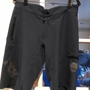IXS bike shorts NWOT size L